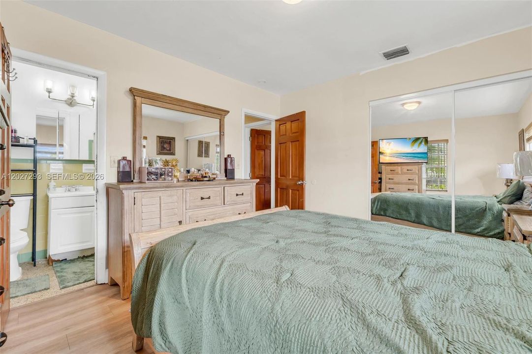 For Sale: $489,000 (3 beds, 2 baths, 1265 Square Feet)