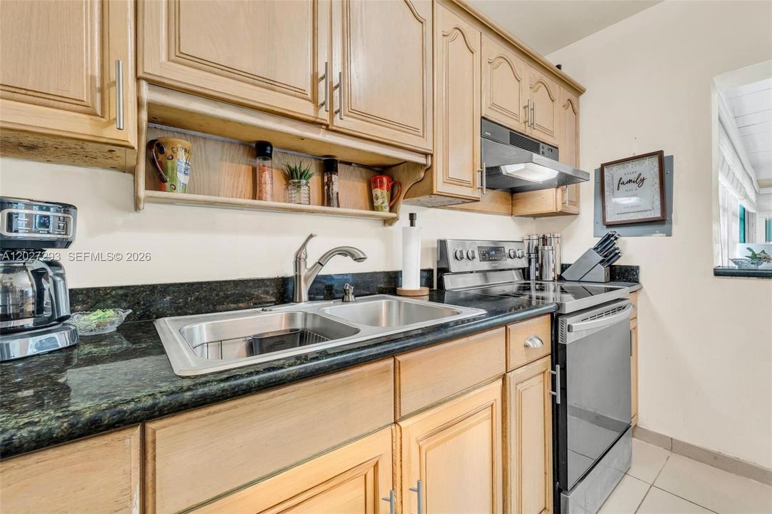 For Sale: $489,000 (3 beds, 2 baths, 1265 Square Feet)