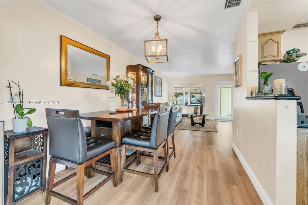 For Sale: $489,000 (3 beds, 2 baths, 1265 Square Feet)