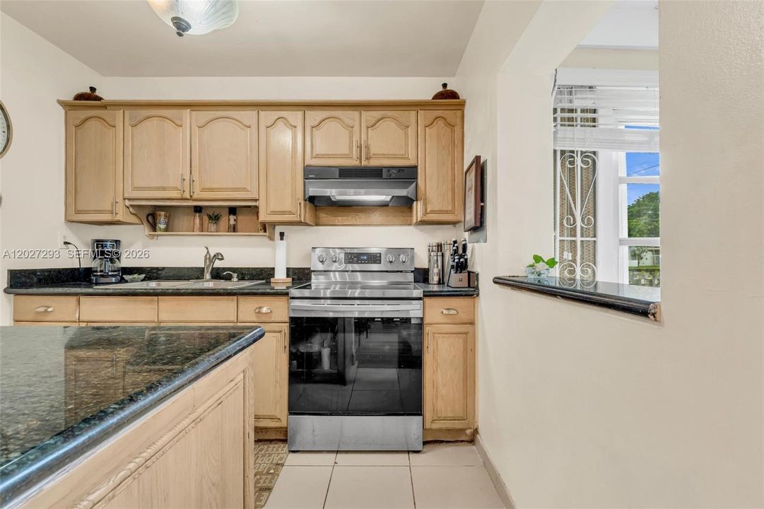 For Sale: $489,000 (3 beds, 2 baths, 1265 Square Feet)