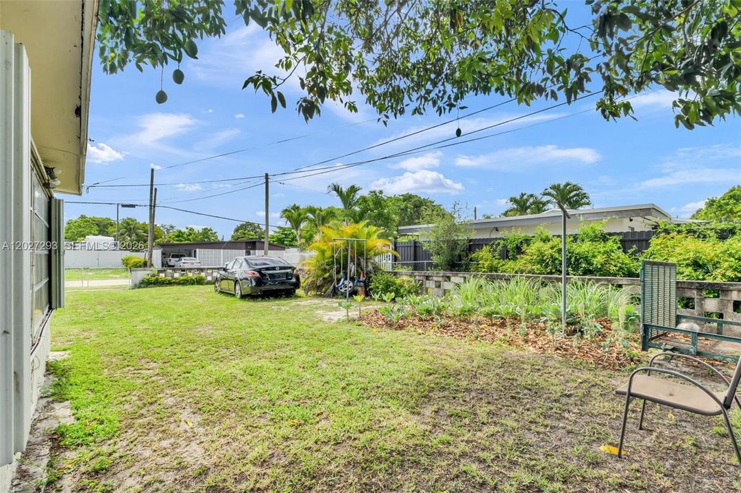 For Sale: $489,000 (3 beds, 2 baths, 1265 Square Feet)