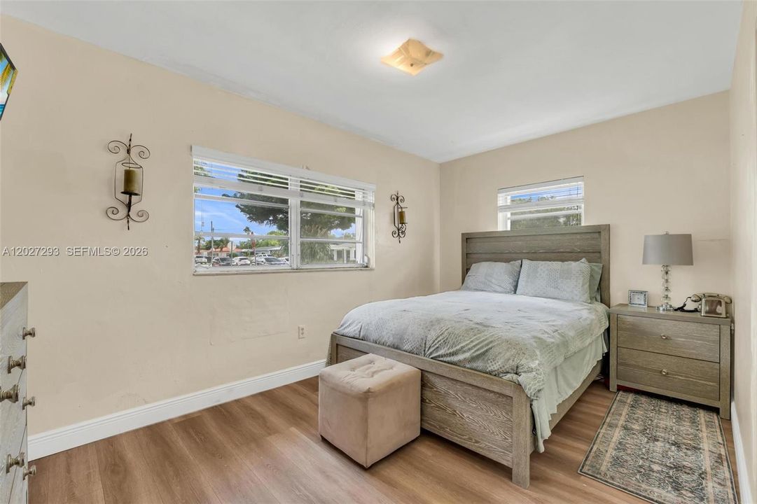 For Sale: $489,000 (3 beds, 2 baths, 1265 Square Feet)