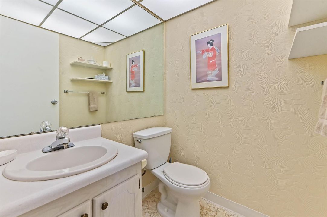 15 Bathroom 01