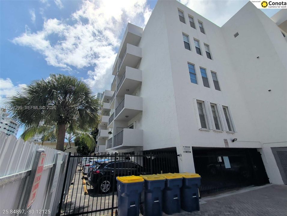 For Sale: $250,000 (1 beds, 1 baths, 745 Square Feet)
