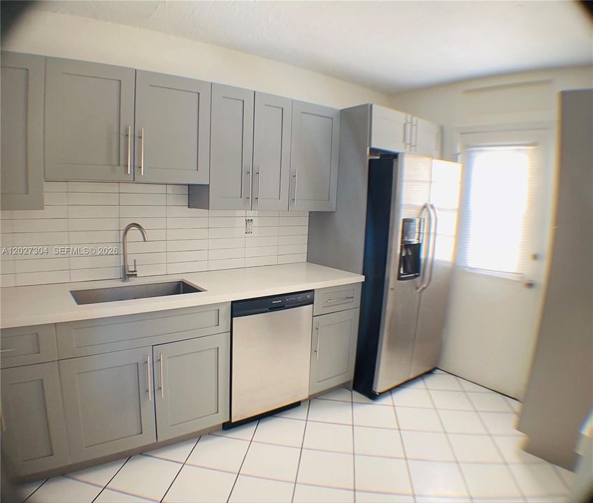 На продажу: $134,900 (1 спален, 1 ванн, 878 Квадратных фут)