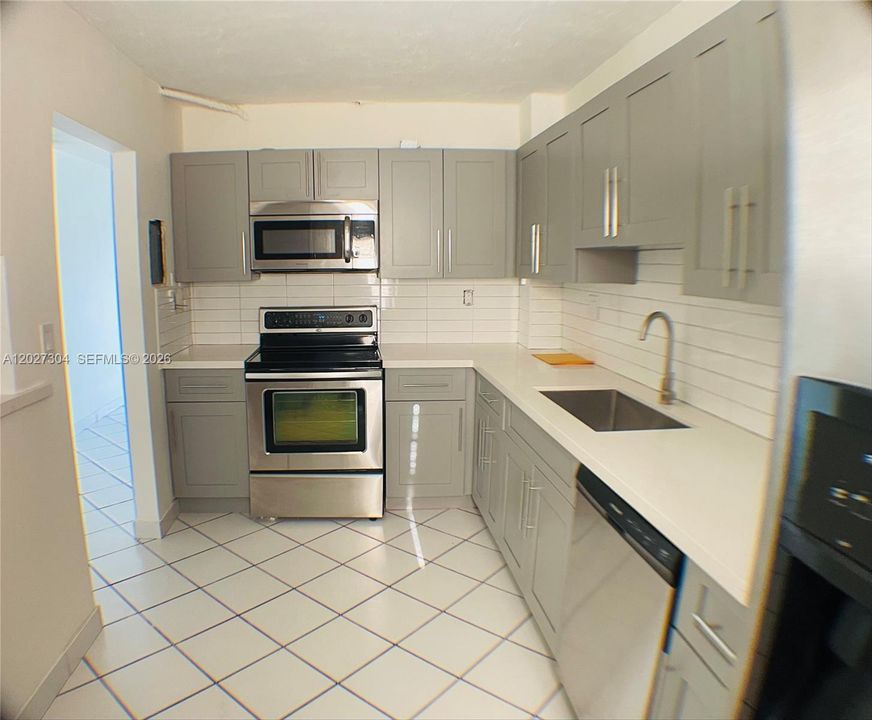 На продажу: $134,900 (1 спален, 1 ванн, 878 Квадратных фут)