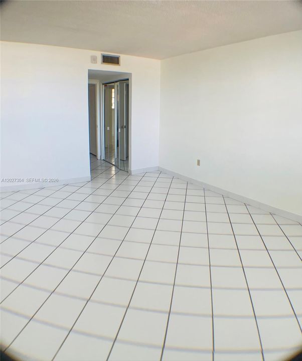 На продажу: $134,900 (1 спален, 1 ванн, 878 Квадратных фут)