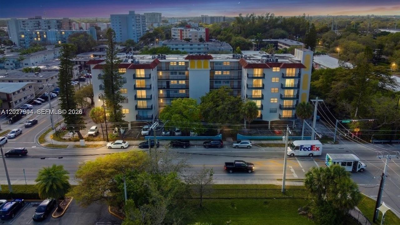 На продажу: $134,900 (1 спален, 1 ванн, 878 Квадратных фут)