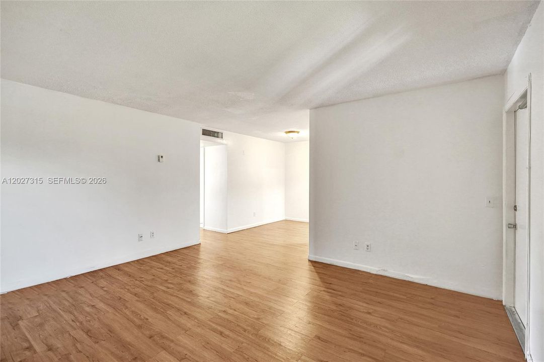 En Venta: $149,000 (2 camas, 2 baños, 782 Pies cuadrados)