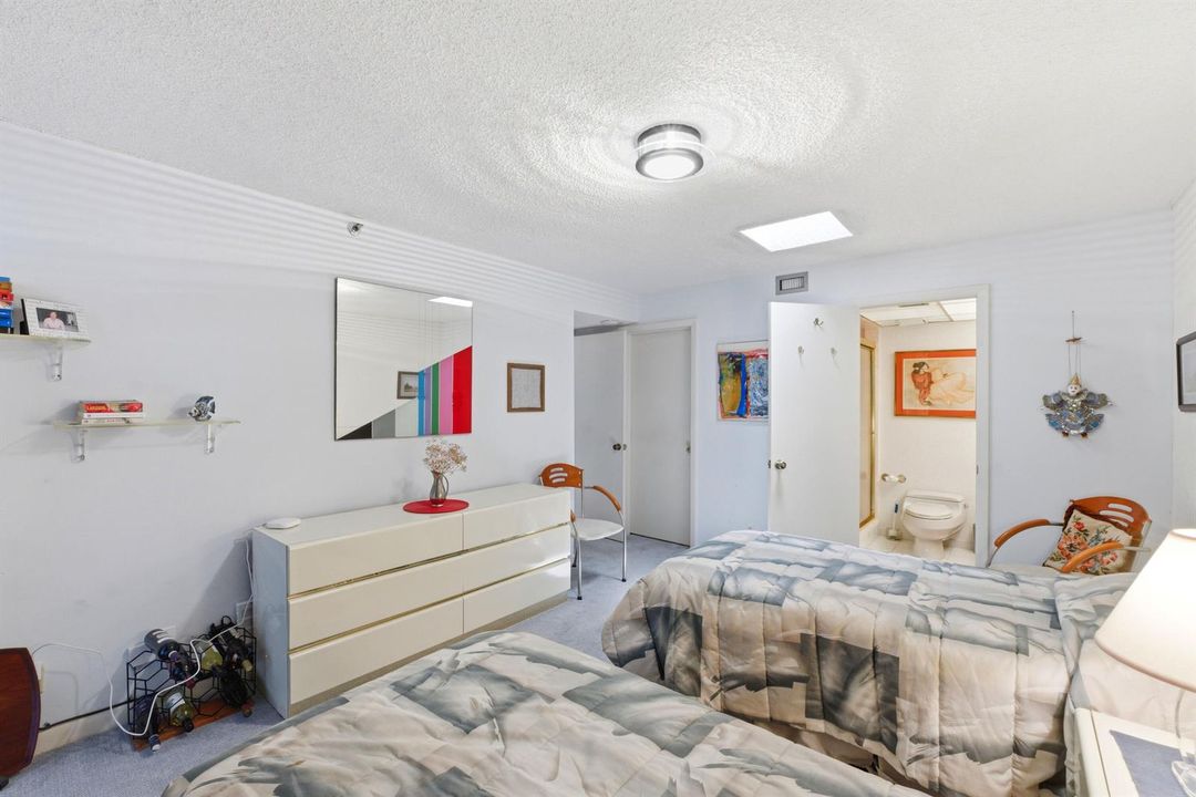 Guest bedroom