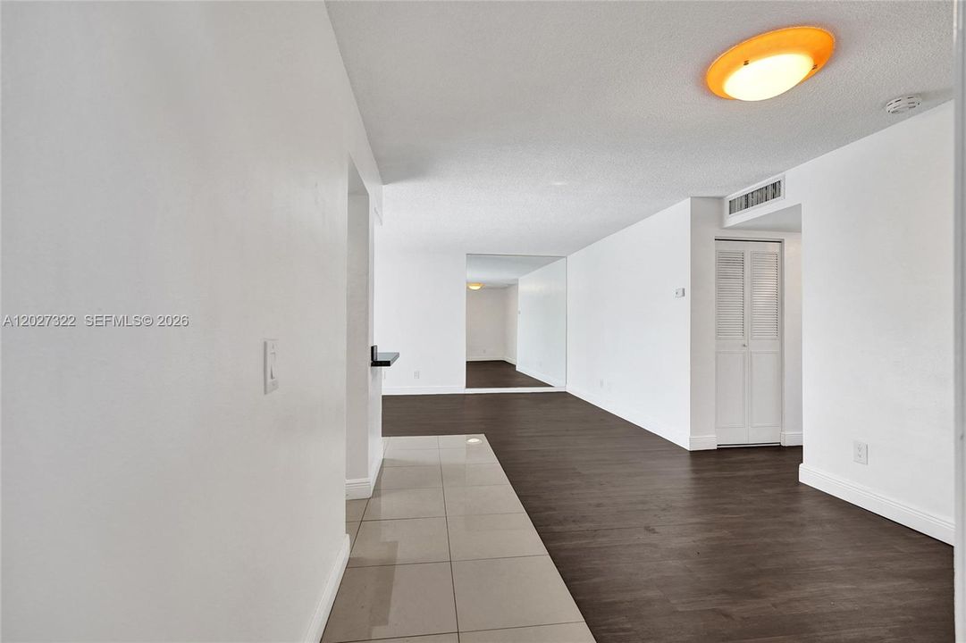 На продажу: $149,000 (2 спален, 2 ванн, 856 Квадратных фут)