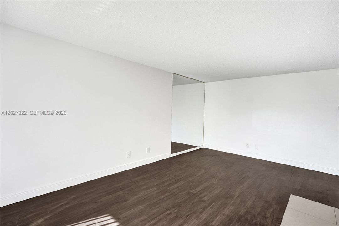 На продажу: $149,000 (2 спален, 2 ванн, 856 Квадратных фут)