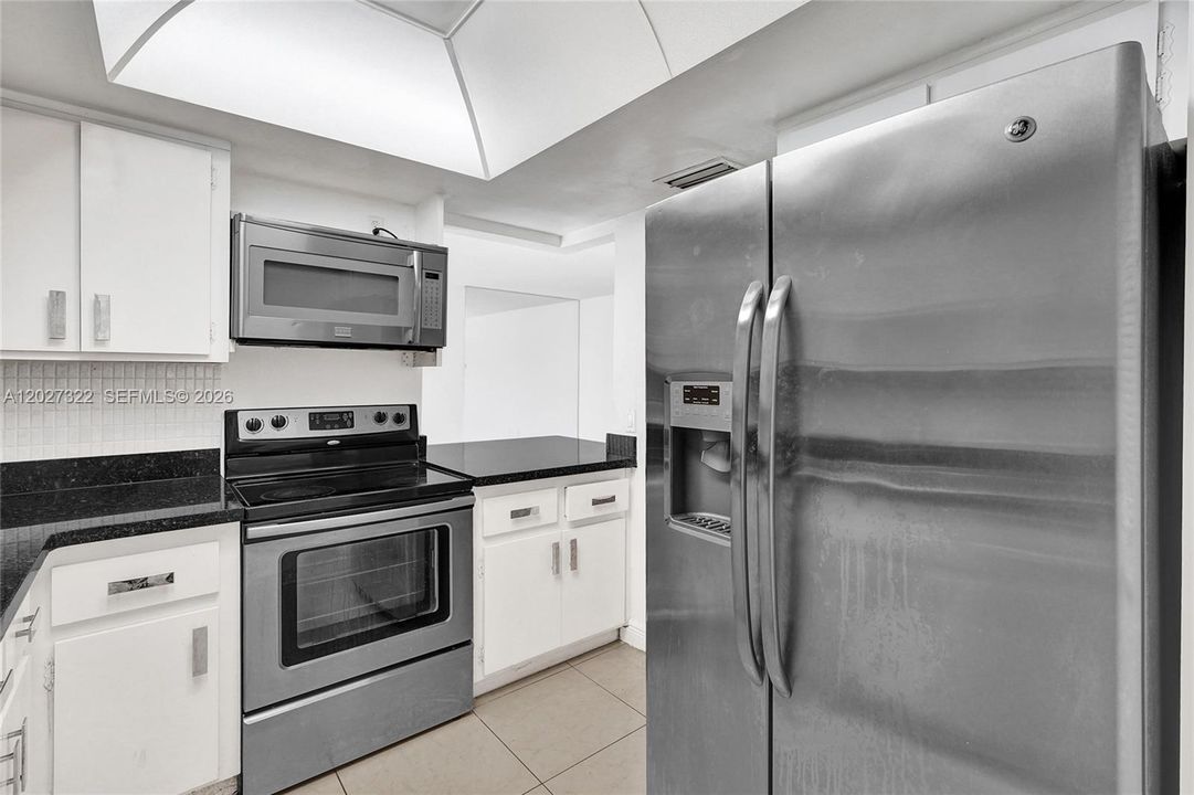 На продажу: $149,000 (2 спален, 2 ванн, 856 Квадратных фут)