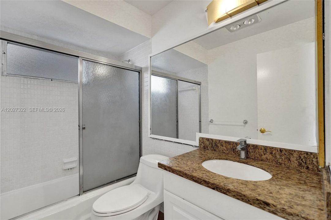 На продажу: $149,000 (2 спален, 2 ванн, 856 Квадратных фут)