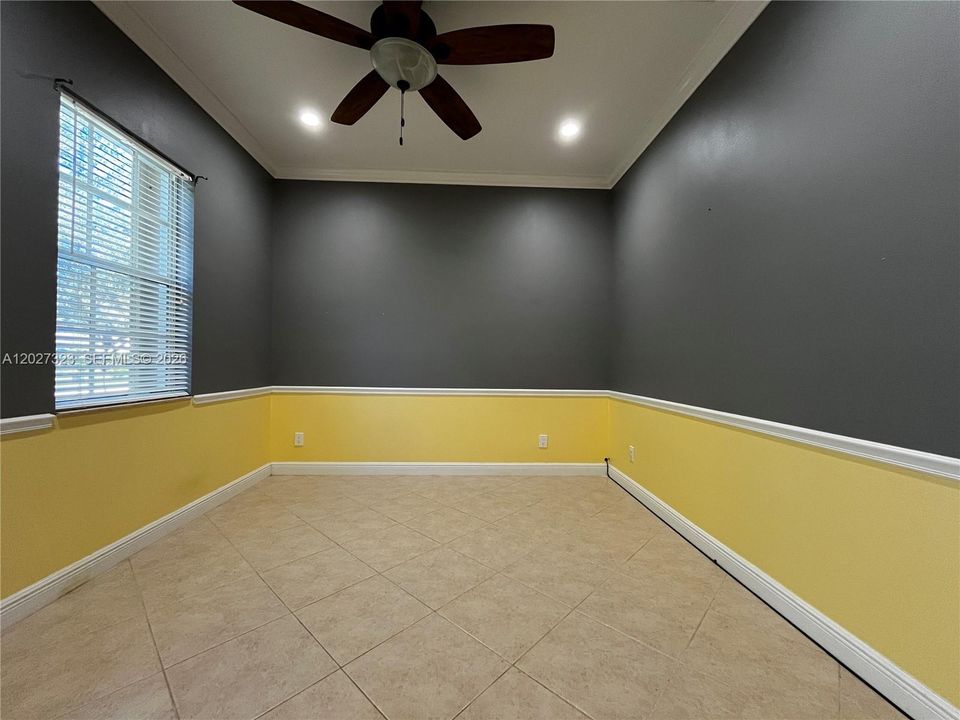 For Sale: $365,000 (4 beds, 3 baths, 2293 Square Feet)