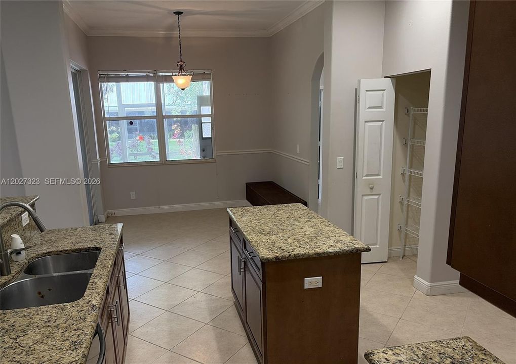 For Sale: $365,000 (4 beds, 3 baths, 2293 Square Feet)