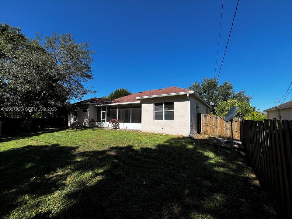 For Sale: $365,000 (4 beds, 3 baths, 2293 Square Feet)