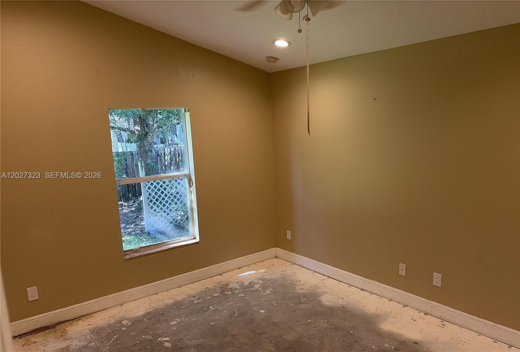 For Sale: $365,000 (4 beds, 3 baths, 2293 Square Feet)