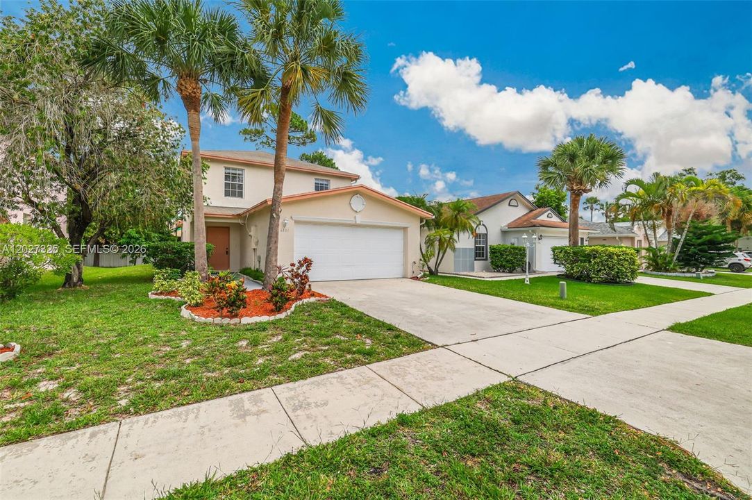 For Sale: $464,777 (3 beds, 2 baths, 1472 Square Feet)