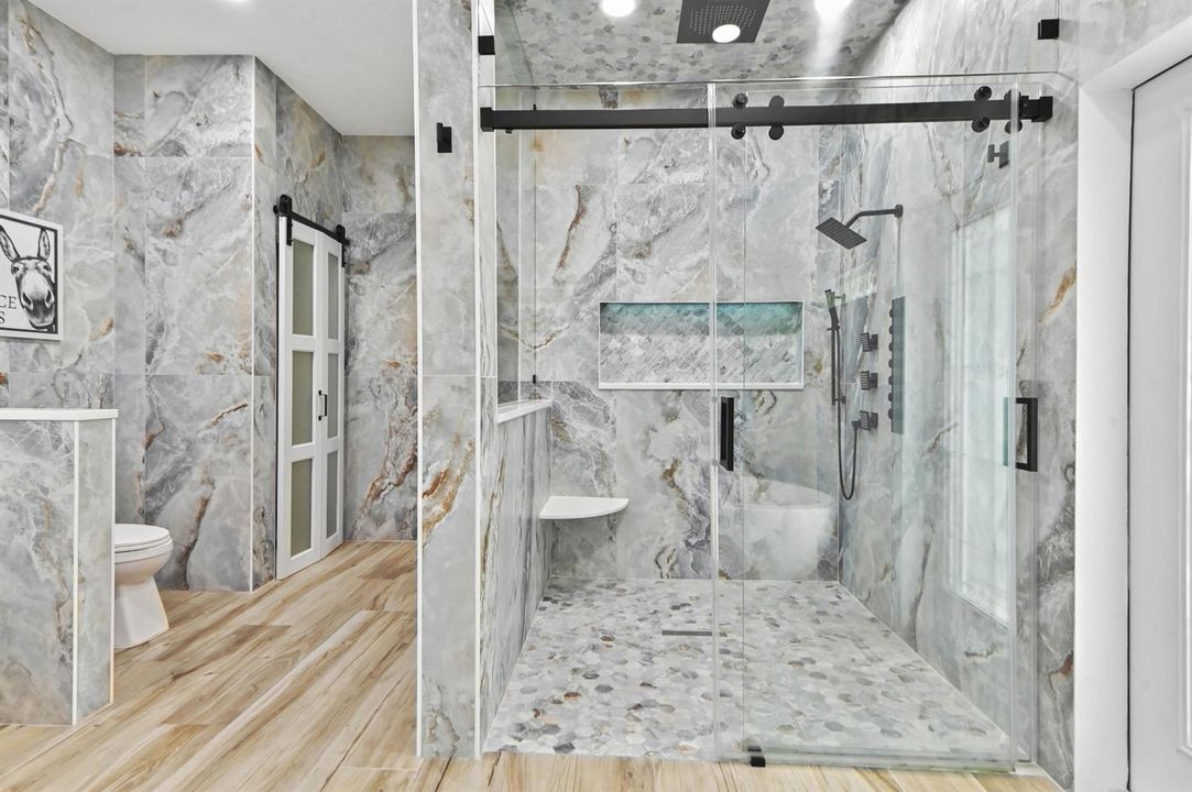 28 Bathroom 05