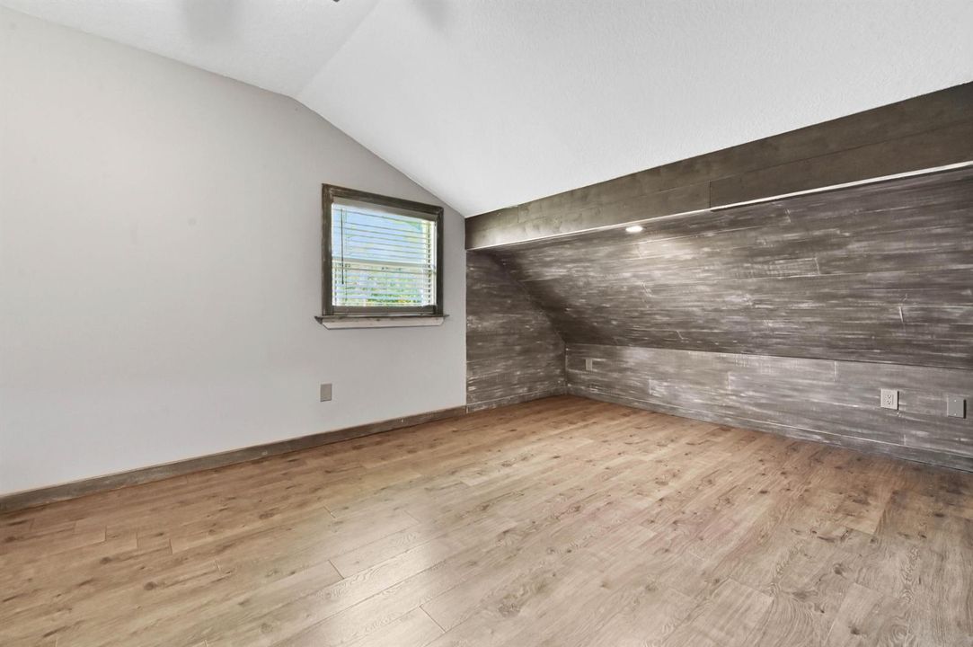34 Bedroom 03