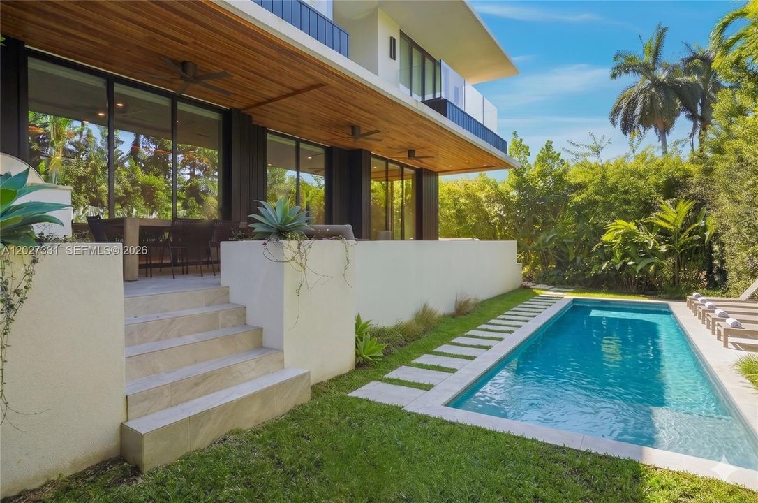 For Sale: $3,645,000 (4 beds, 3 baths, 2874 Square Feet)