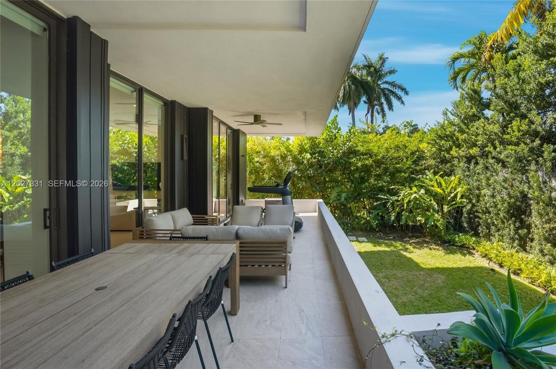 For Sale: $3,645,000 (4 beds, 3 baths, 2874 Square Feet)