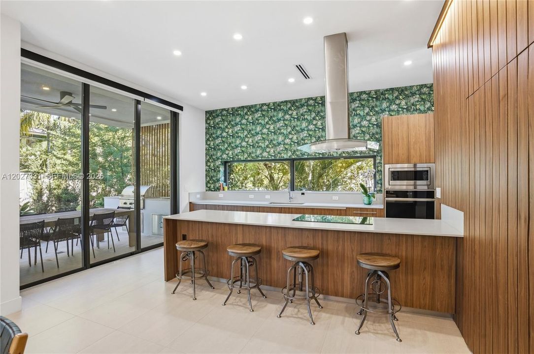 For Sale: $3,645,000 (4 beds, 3 baths, 2874 Square Feet)