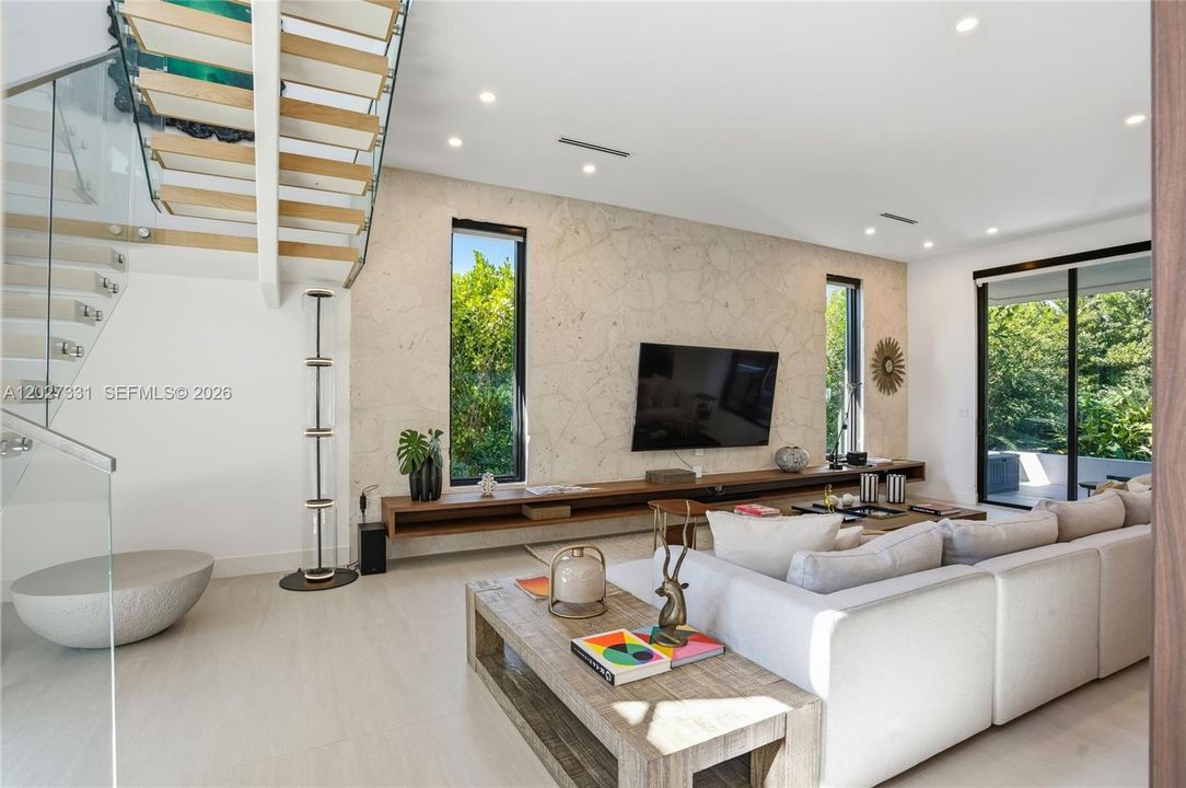 For Sale: $3,645,000 (4 beds, 3 baths, 2874 Square Feet)