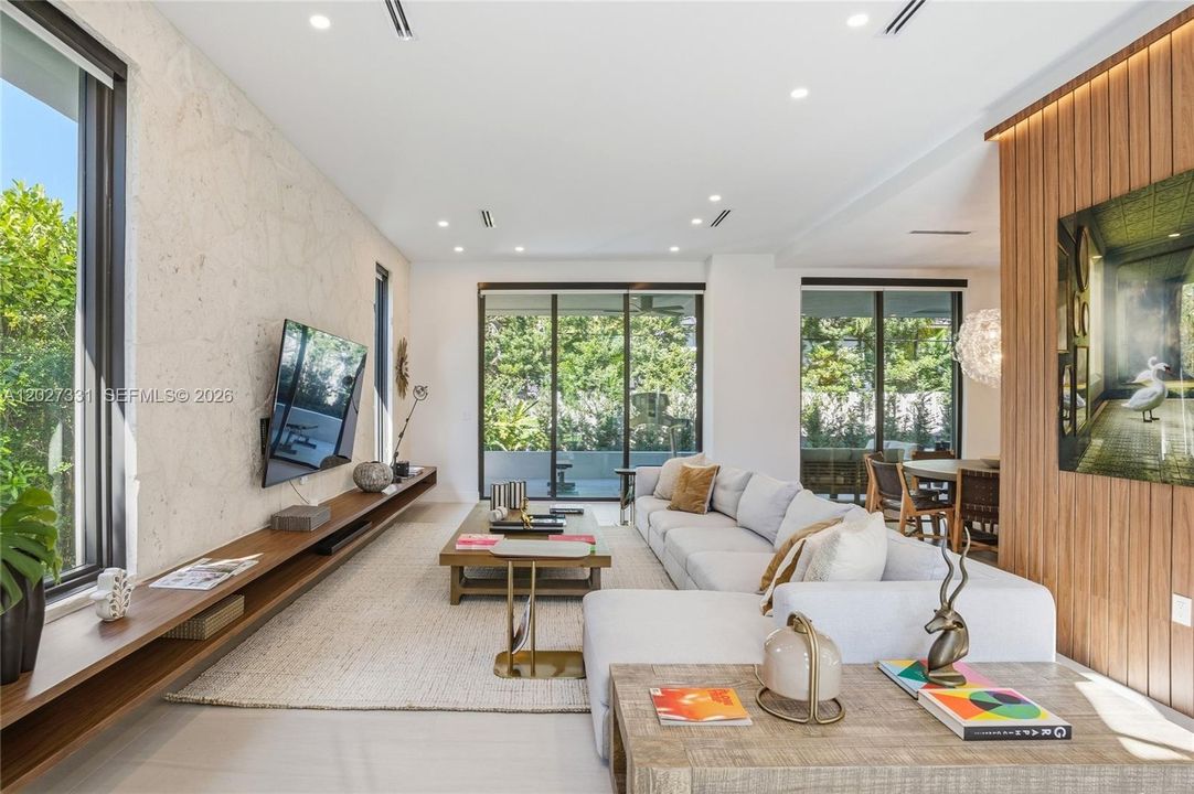 For Sale: $3,645,000 (4 beds, 3 baths, 2874 Square Feet)