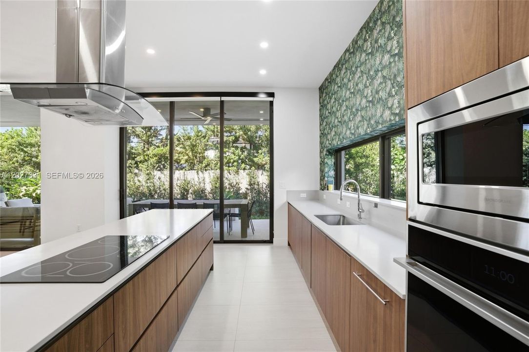 For Sale: $3,645,000 (4 beds, 3 baths, 2874 Square Feet)