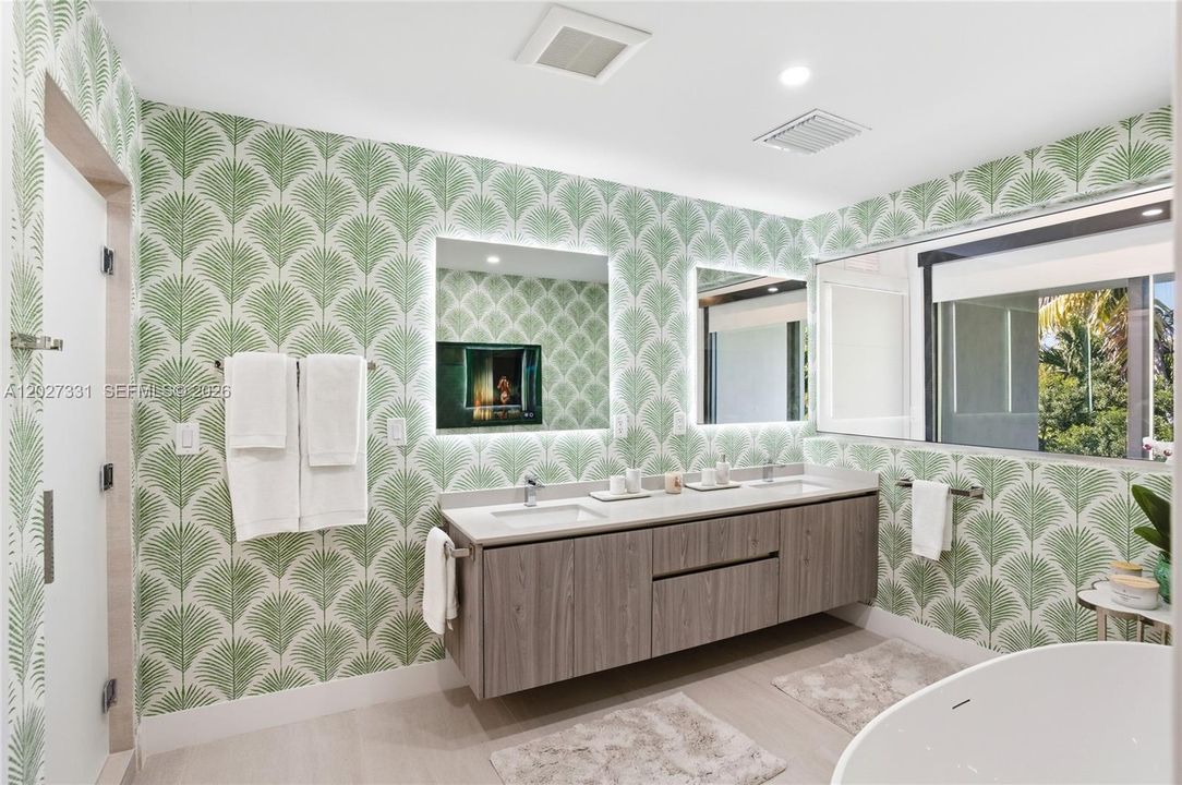 For Sale: $3,645,000 (4 beds, 3 baths, 2874 Square Feet)