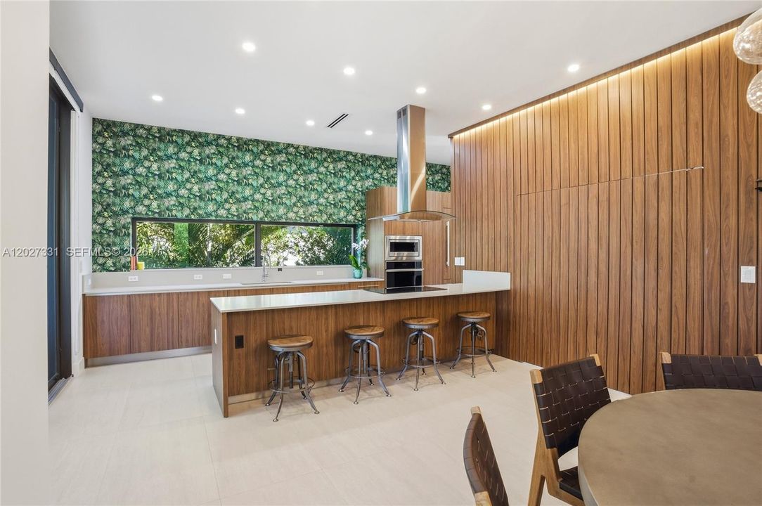 For Sale: $3,645,000 (4 beds, 3 baths, 2874 Square Feet)