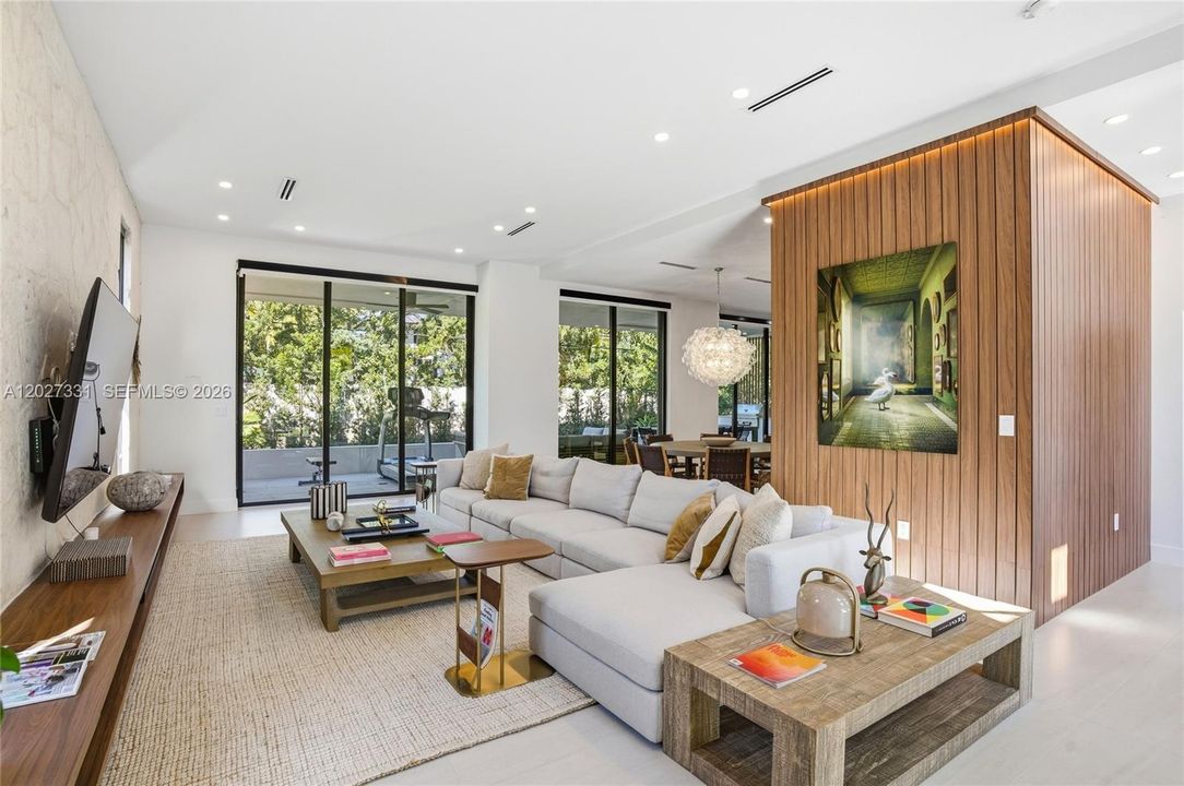 For Sale: $3,645,000 (4 beds, 3 baths, 2874 Square Feet)