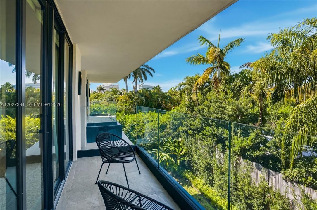 For Sale: $3,645,000 (4 beds, 3 baths, 2874 Square Feet)
