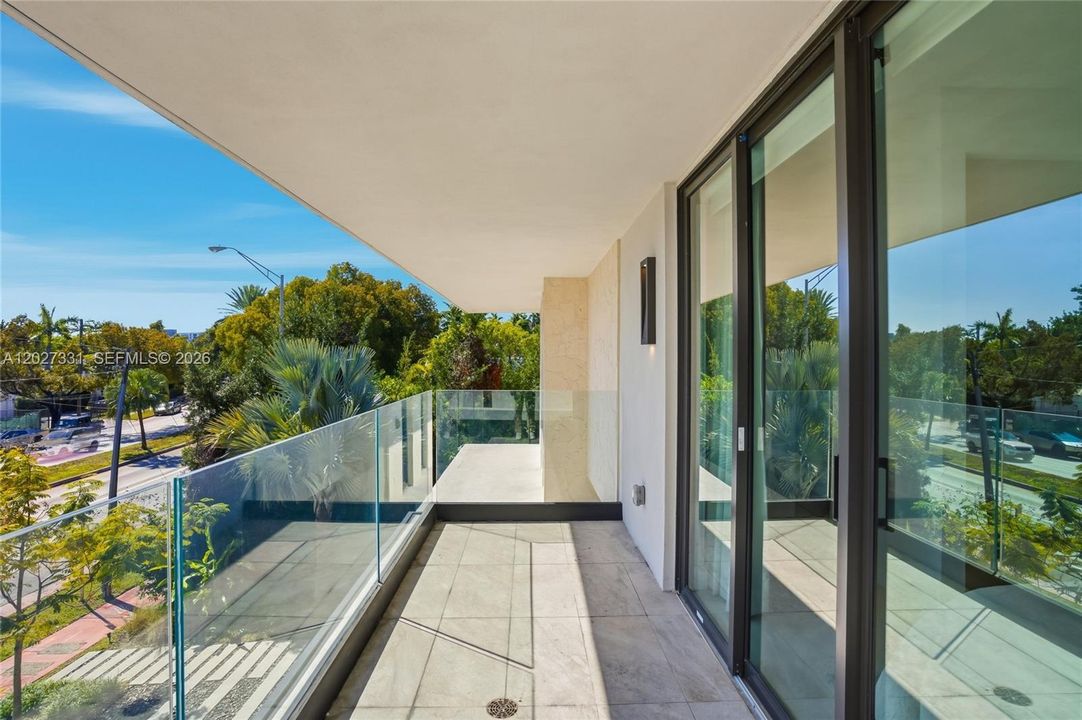 For Sale: $3,645,000 (4 beds, 3 baths, 2874 Square Feet)