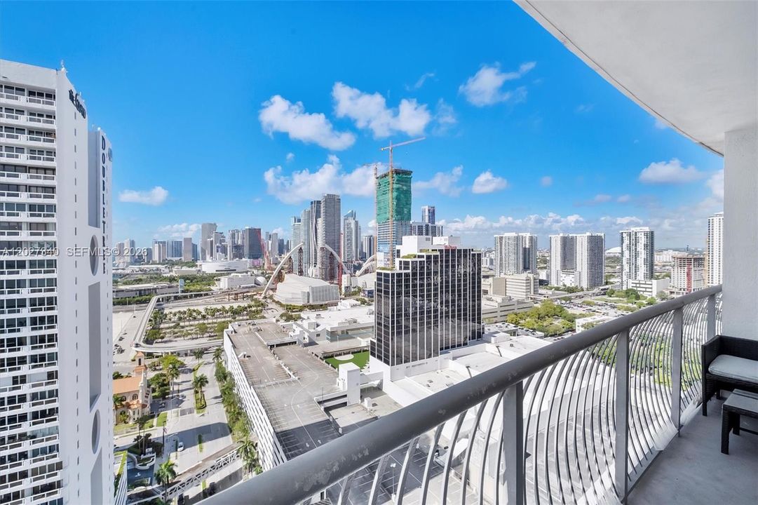 For Sale: $349,000 (1 beds, 1 baths, 821 Square Feet)