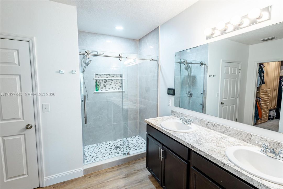 For Sale: $479,000 (4 beds, 2 baths, 1827 Square Feet)