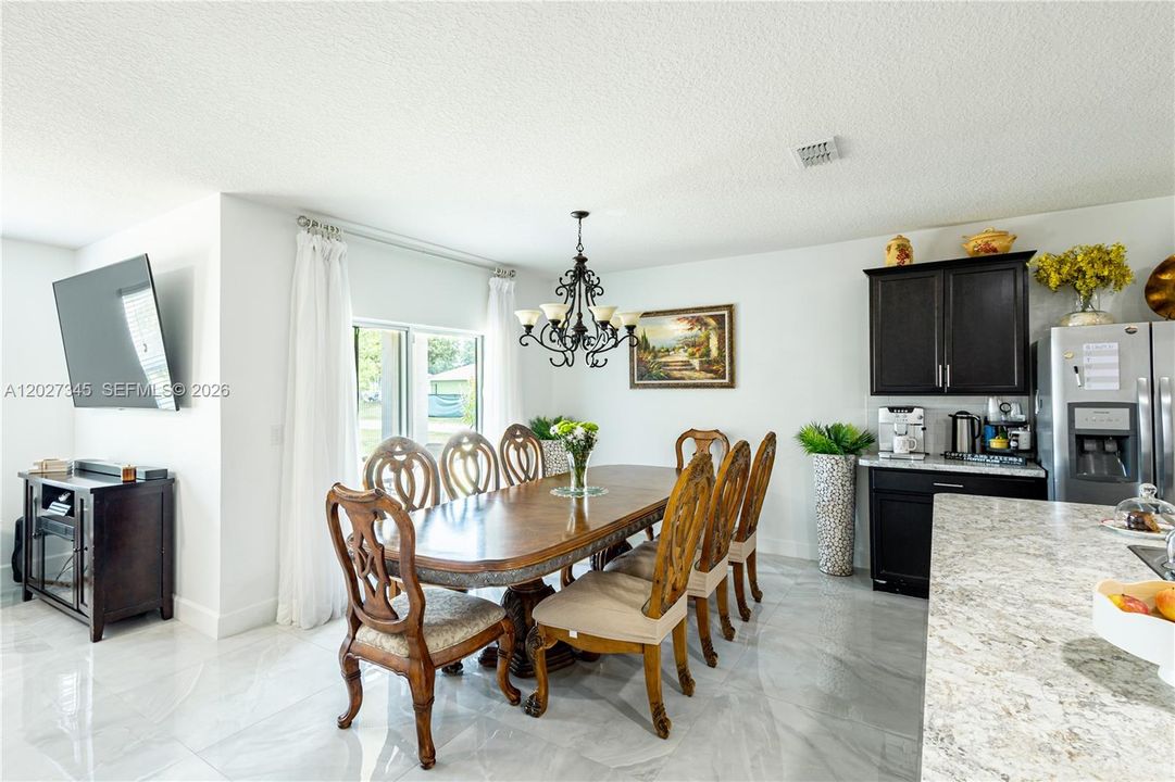 For Sale: $479,000 (4 beds, 2 baths, 1827 Square Feet)
