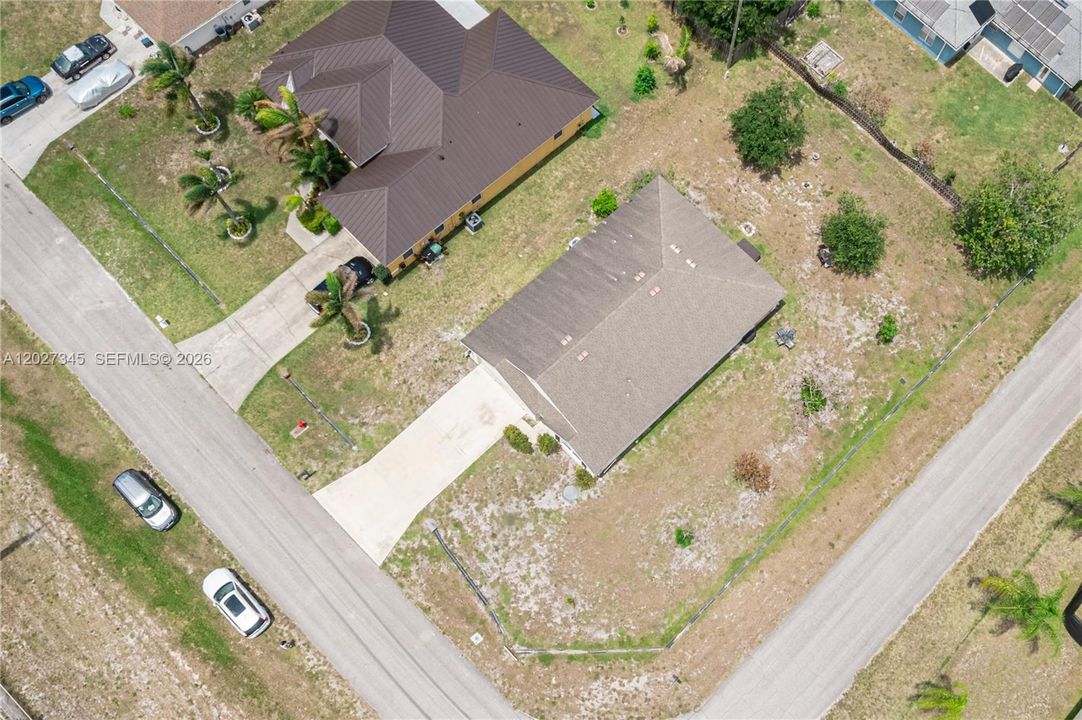 For Sale: $479,000 (4 beds, 2 baths, 1827 Square Feet)