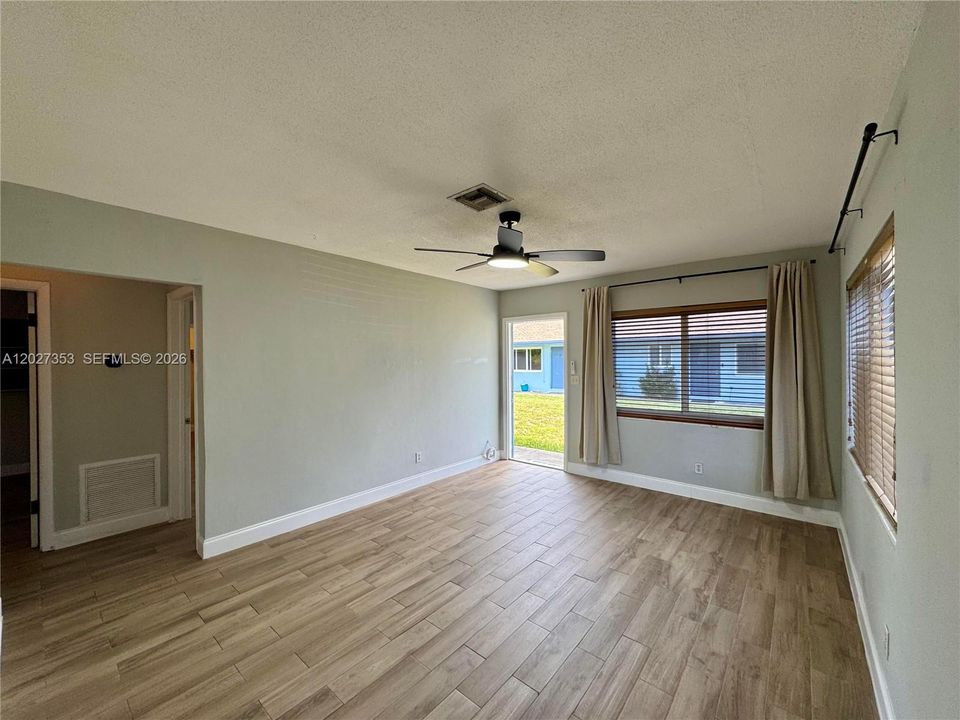 En Venta: $650,000 (0 camas, 0 baños, 1728 Pies cuadrados)