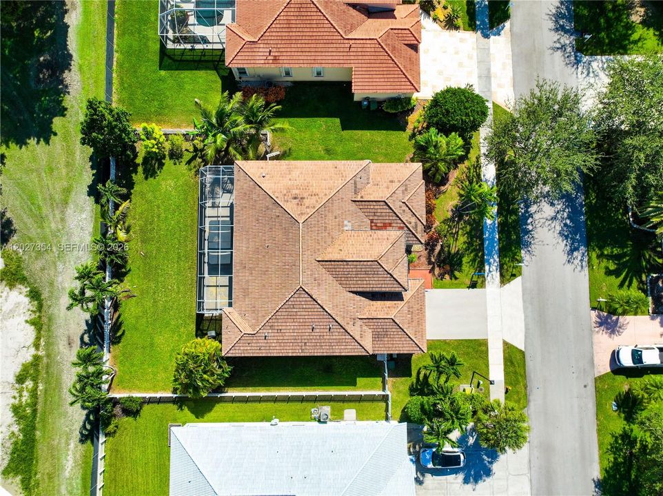 En Venta: $585,000 (5 camas, 2 baños, 2460 Pies cuadrados)