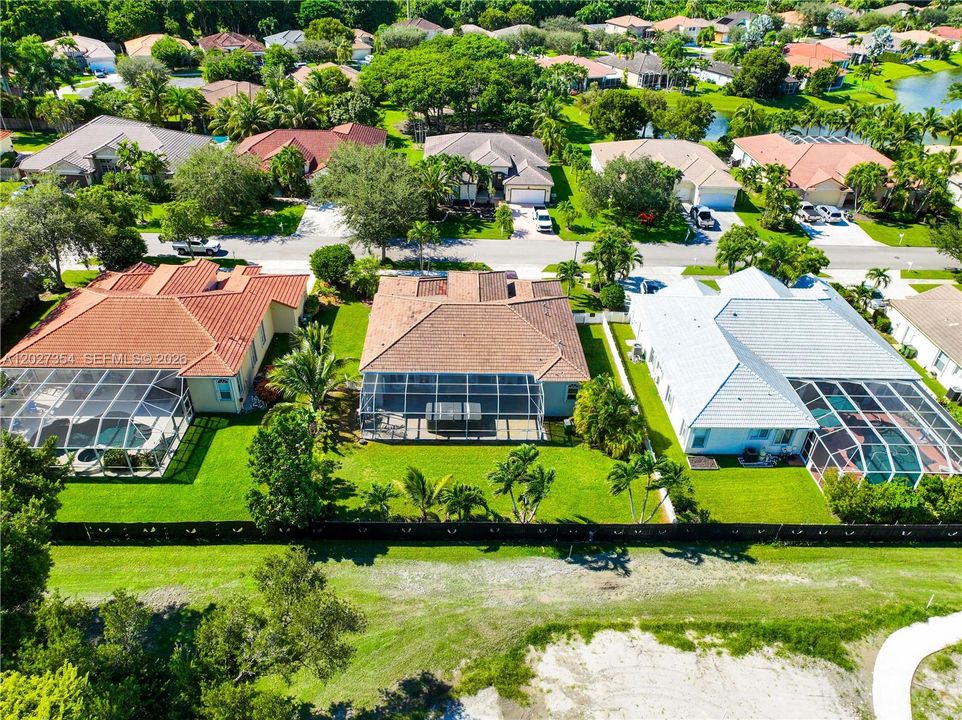 En Venta: $585,000 (5 camas, 2 baños, 2460 Pies cuadrados)