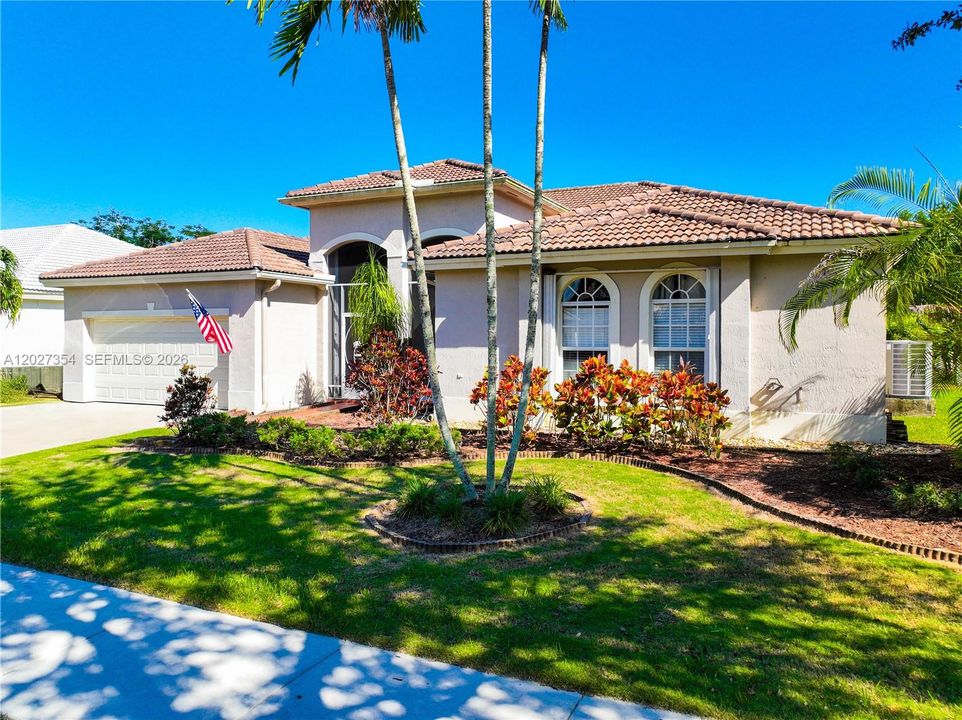 En Venta: $585,000 (5 camas, 2 baños, 2460 Pies cuadrados)