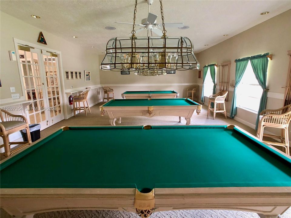 En Venta: $585,000 (5 camas, 2 baños, 2460 Pies cuadrados)