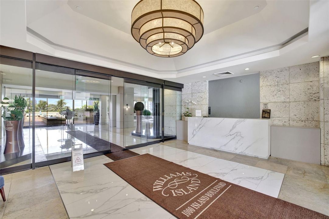 Vendido Recientemente: $460,000 (2 camas, 2 baños, 1300 Pies cuadrados)