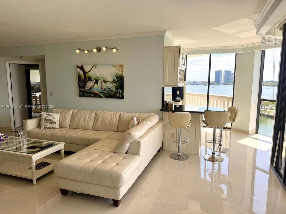 Vendido Recientemente: $460,000 (2 camas, 2 baños, 1300 Pies cuadrados)