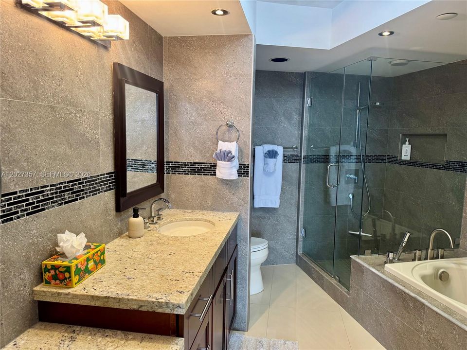 Vendido Recientemente: $460,000 (2 camas, 2 baños, 1300 Pies cuadrados)