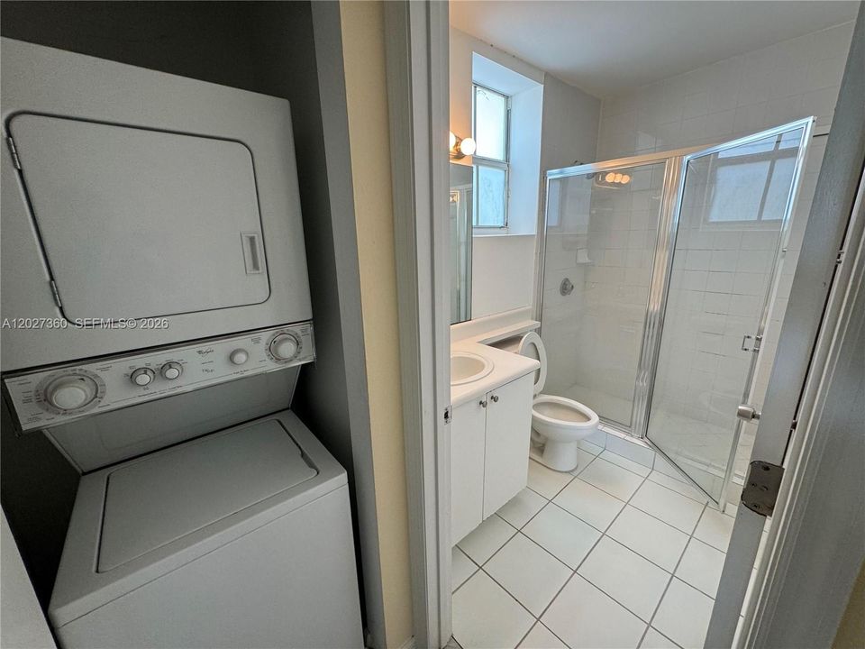 En Venta: $282,000 (2 camas, 2 baños, 916 Pies cuadrados)