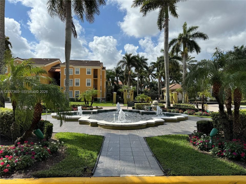 En Venta: $282,000 (2 camas, 2 baños, 916 Pies cuadrados)